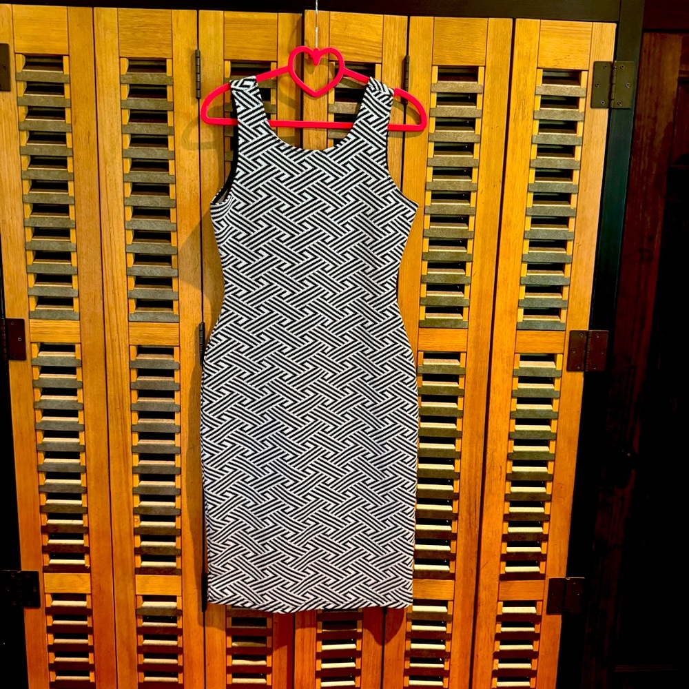 Black and White Geometric Pattern Dress
